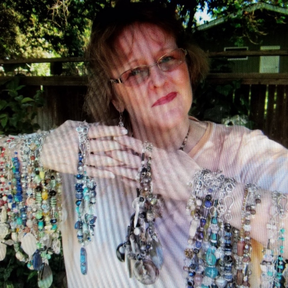 Meet your Posher, Carla